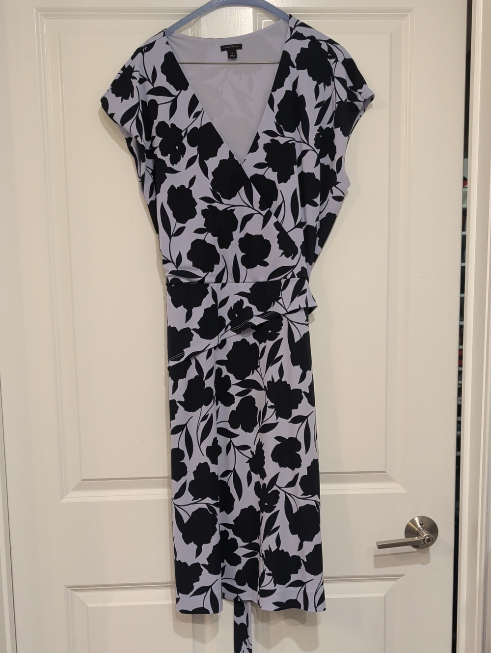 Ann Taylor Black Floral Midi Dress on Light Lavender